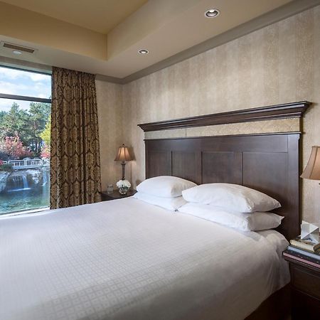 The Royal Kelowna - Bellstar Hotels & Resorts Esterno foto