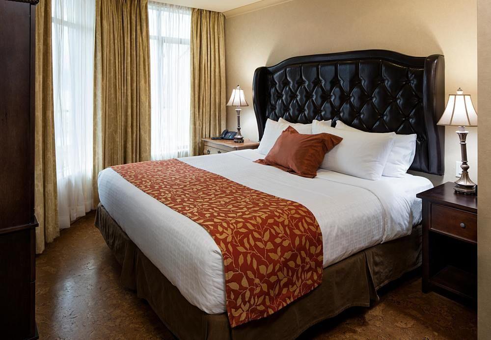 The Royal Kelowna - Bellstar Hotels & Resorts Esterno foto