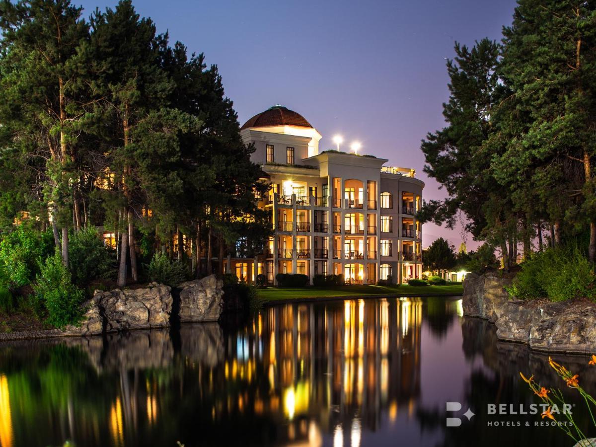 The Royal Kelowna - Bellstar Hotels & Resorts Esterno foto