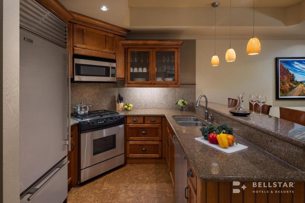 The Royal Kelowna - Bellstar Hotels & Resorts Esterno foto