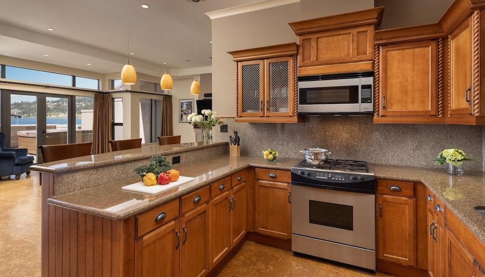 The Royal Kelowna - Bellstar Hotels & Resorts Esterno foto