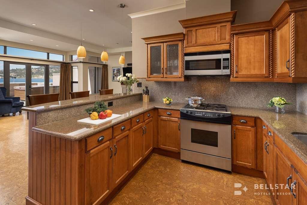 The Royal Kelowna - Bellstar Hotels & Resorts Esterno foto