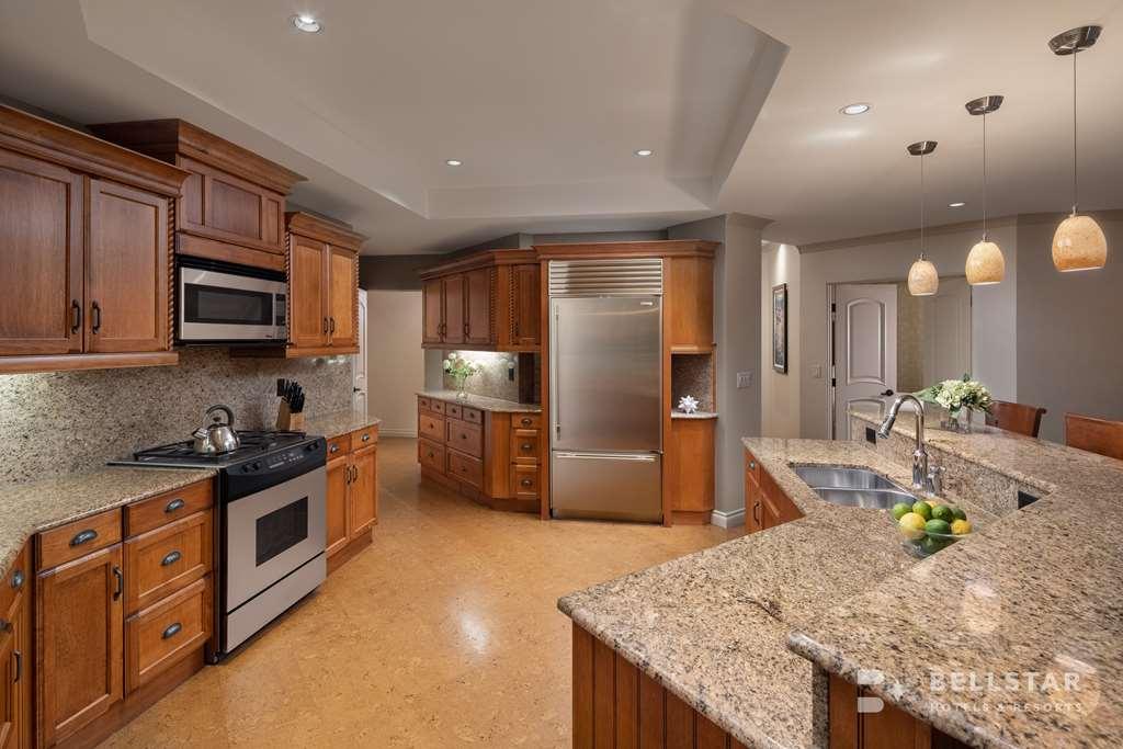 The Royal Kelowna - Bellstar Hotels & Resorts Esterno foto